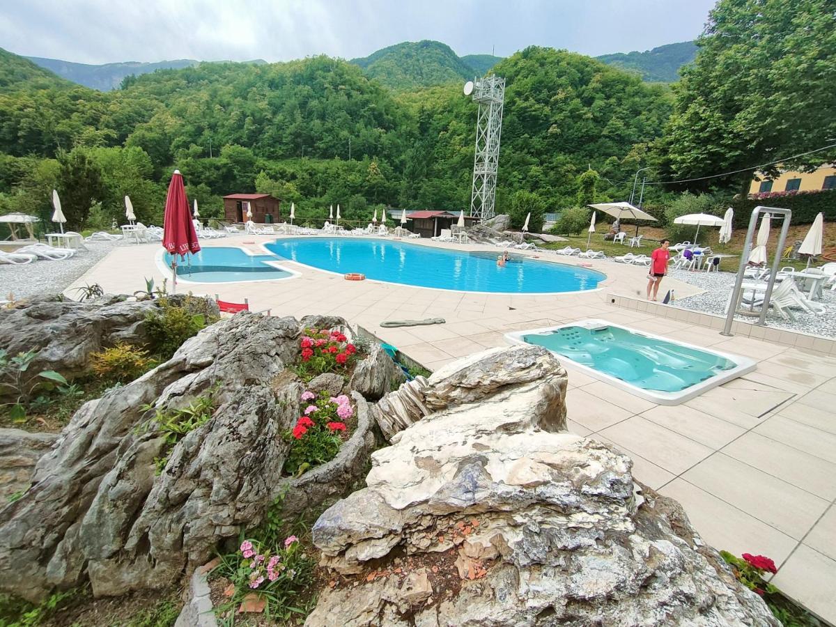 Hotel Palazzo Del Doma - Lake Vagli Vagli di Sotto Экстерьер фото