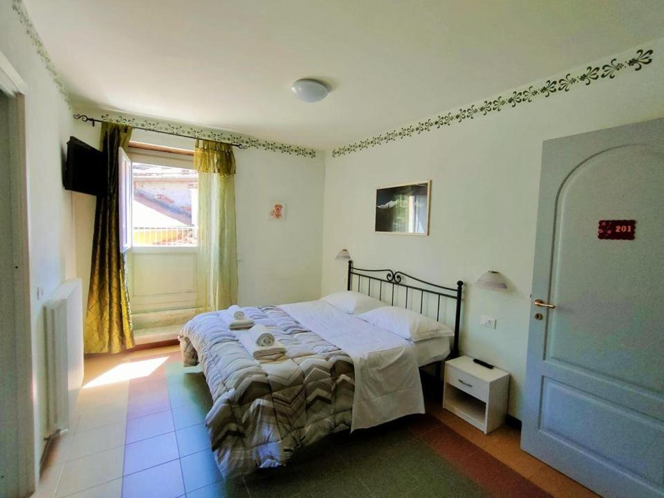 Hotel Palazzo Del Doma - Lake Vagli Vagli di Sotto Экстерьер фото